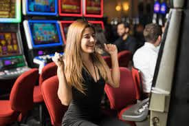 Dealer profesional di meja live No Commission Baccarat find4d